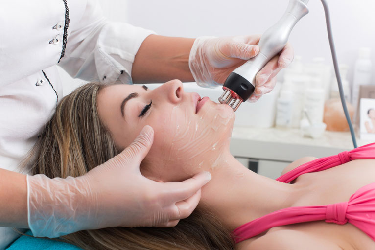 Want Flawless Skin? Consider laser treatment for acne scars!